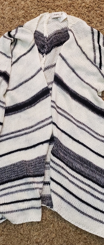 Women's cardigan / sweater